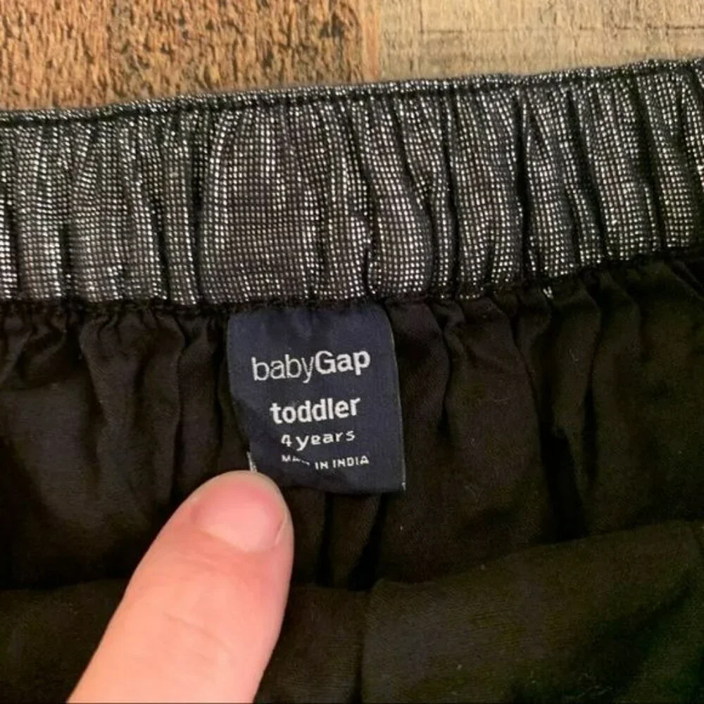 Gap girls size 4 iridescent silver gray skirt